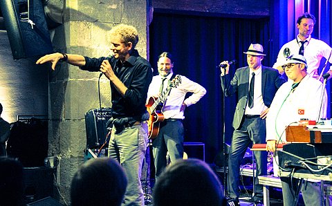 Jörg Roscher vor Jazzkantine im Leeren beutel 