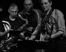 SESSION IM LEEREN BEUTEL