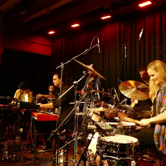 Anika Nilles und Band