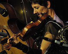 HAUSFEST IM LEEREN BEUTEL