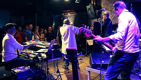 Band Jazzkantine auf der Bühne im Leeren Beutel