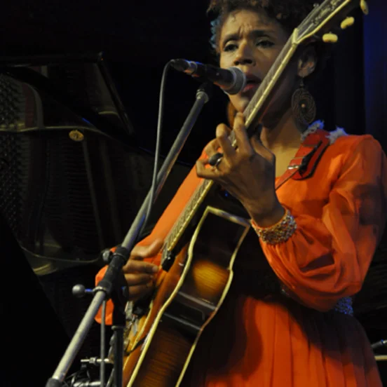 CARMEN SOUZA & THEO PASCAL